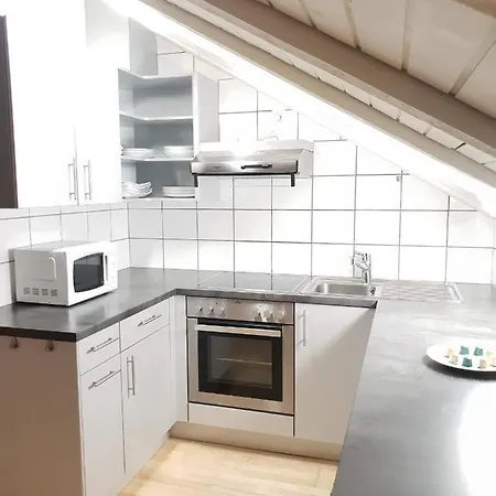 Haus De Philosophe Et Compositeur Rousseau Apartmán *